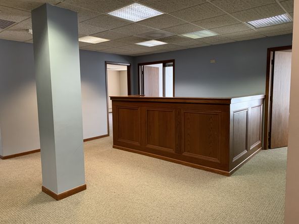 2100 Clearwater Dr, Oak Brook, IL 60523